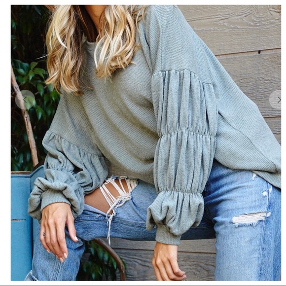 ✨LAST ONES✨Boho Chic Shirring Detail Sleeves Solid Top - Picture 2 of 6